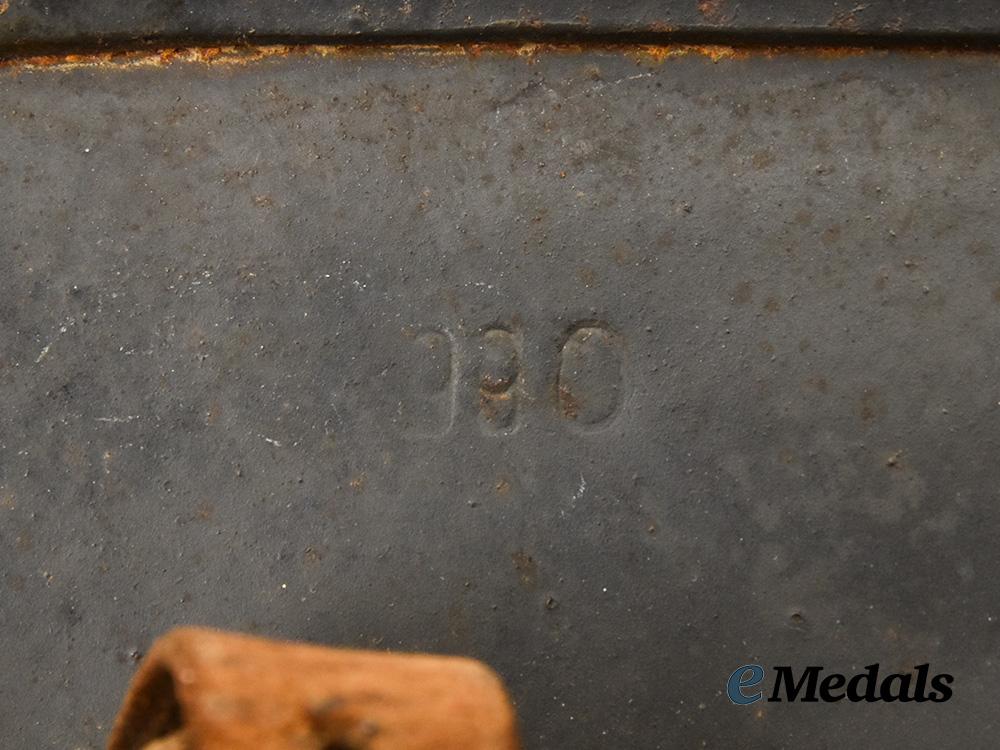 germany,_luftwaffe._an_m40_stahlhelm,_by_quist__g54836-10