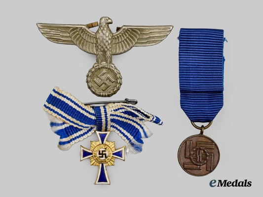 germany,_third_reich._a_mixed_lot_of_miniature_awards_and_insignia__g57328-2