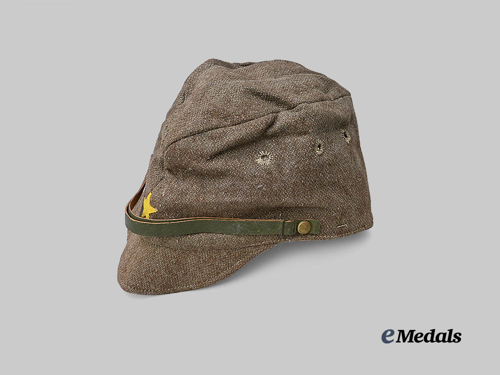 japan,_empire._an_army_officer_green_field_cap_e_medals__w8652_3