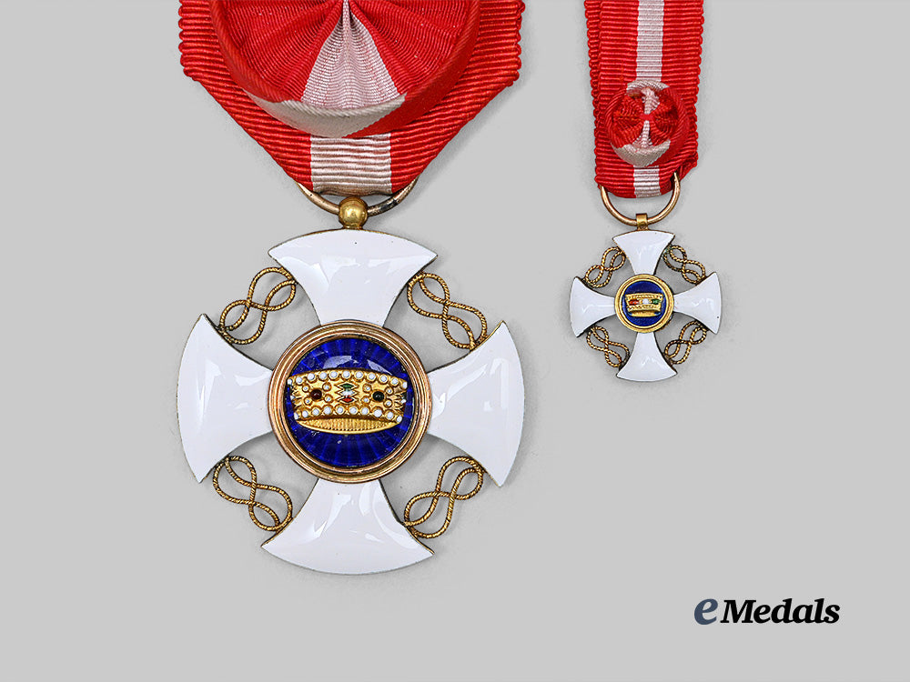 italy,_kingdom._an_order_of_the_crown_of_italy,_officer’s_cross,_in_gold_e_medals__m0625-105_6