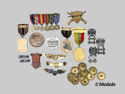 united_states._a_lot_of_awards,_badges,&_insignia_e_medals__w8646_3