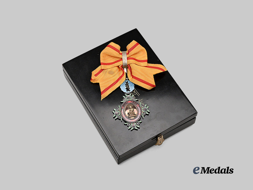 japan,_empire._an_order_of_the_sacred_crown,_v_i_class,_c.1900_e_medals__m0332-47_4