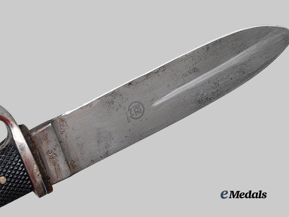 germany,_h_j._a_member’s_knife,_by_josef_hack,_c.1939_e_medals__g62898_9