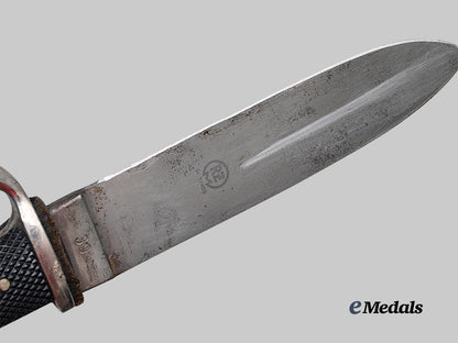 germany,_h_j._a_member’s_knife,_by_josef_hack,_c.1939_e_medals__g62898_9