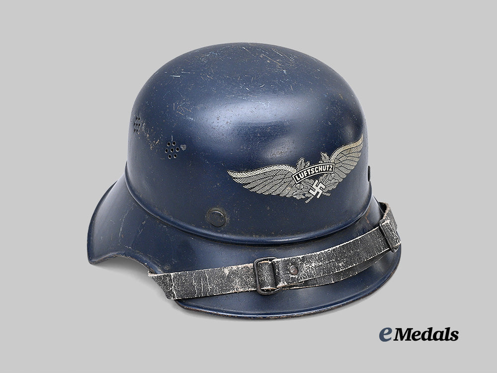 germany,_third_reich._a_luftschutz_gladiator_helmet,_three-_piece_version,_by_paul_diener_e_medals__g62767_3