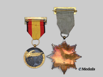 spain,_fascist_state._an_order_of_agricultural_merit_and_civil_war_medal_e_medals__m0625-119_4