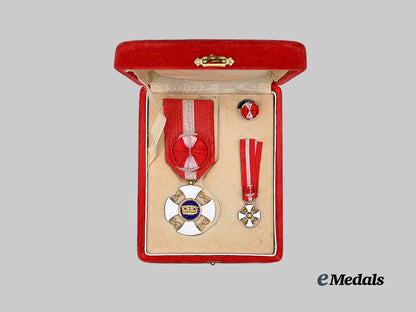 italy,_kingdom._an_order_of_the_crown_of_italy,_officer’s_cross,_in_gold_e_medals__m0625-105_3