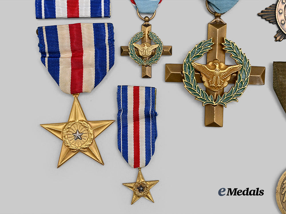 united_states._a_lot_of_five_american_medals_e_medals__m0625-122_4