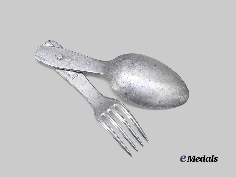 germany,_wehrmacht._a_field_spork,_mid-_war_example,_by_e_s_m_e_medals__g62662_4