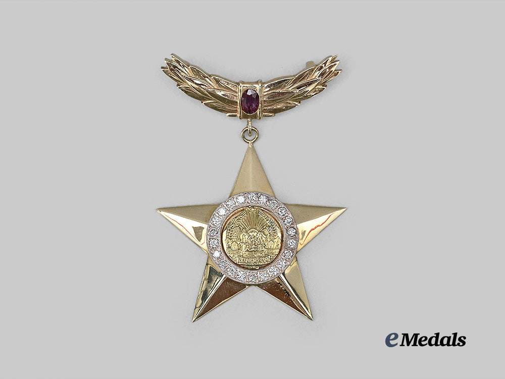 romania,_socialist_republic._a_hero_of_the_romanian_socialist_republic,_in_gold&_diamonds_e_medals__m0041-64_2