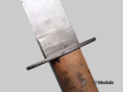 austria,_empire._an_m17_austro-_hungarian_trench_knife_with_steel_scabbard&_belt_loop_e_medals__e_u24937_9