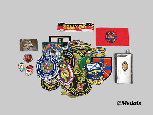 russia,_soviet_union._a_lot_of_insignia&_military_items_e_medals__e_u24827_2
