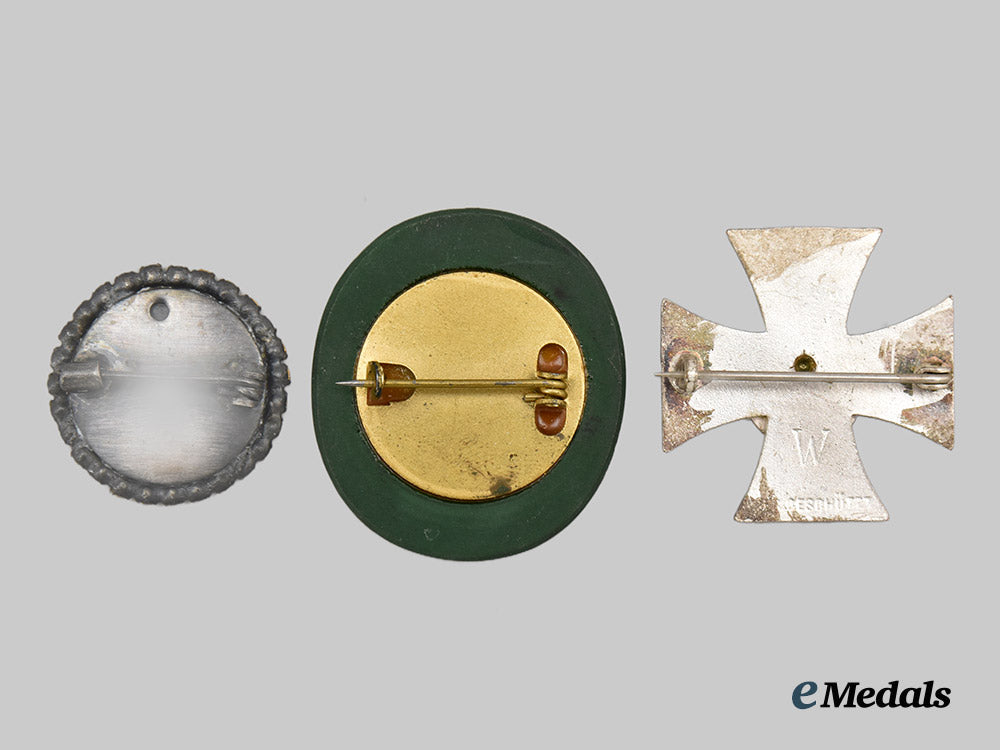 austria,_imperial._a_lot_of_three_patriotic_badges___m_n_c2595