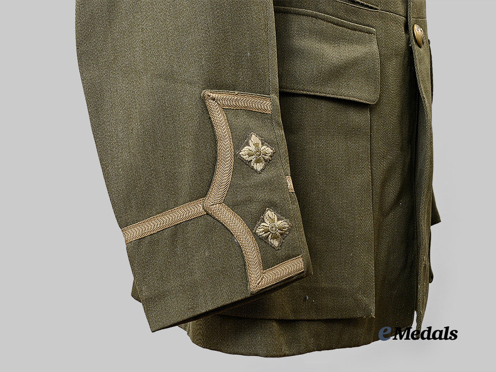canada,_c_e_f._a_fine_officer's_tunic_to_a_minister_with_the215th_battalion,_by_a._brown&_sons_e_medals__c7693_8