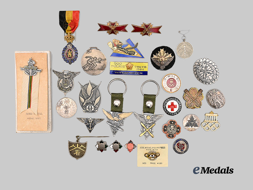 japan,_empire._a_mixed_lot_of_decorations_e_medals__m0332-45_3