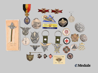 japan,_empire._a_mixed_lot_of_decorations_e_medals__m0332-45_3