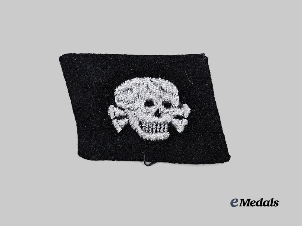 germany,_s_s._a_mint3rd_s_s_panzer_division_totenkopf_collar_tab,_late-_war_variant_e_medals__g62996_2