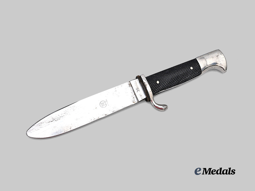 germany,_h_j._a_member’s_knife,_by_josef_hack,_c.1939_e_medals__g62898_5