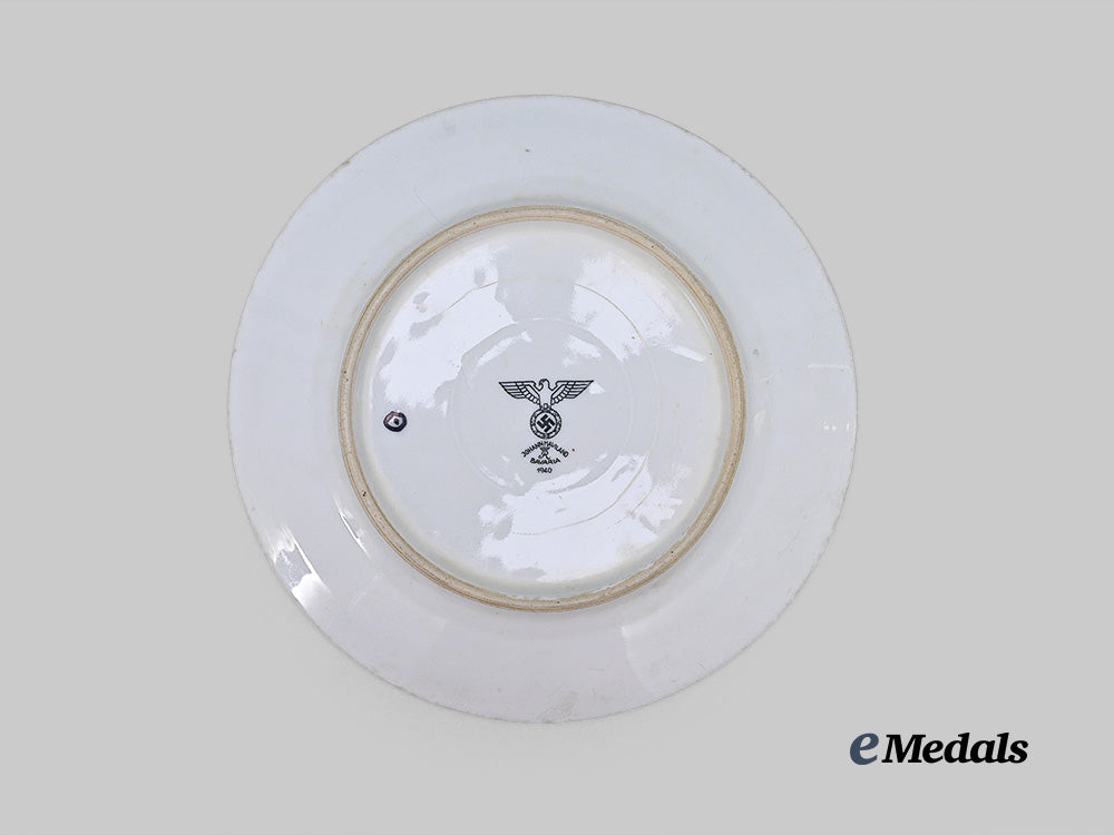 germany,_heer._a_pair_of_mess_hall_plates_e_medals__g62928_7