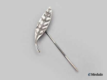 germany,_third_reich._a_cased_patriotic_laurel_leaf_stick_pin__l22__m_n_c4086_141