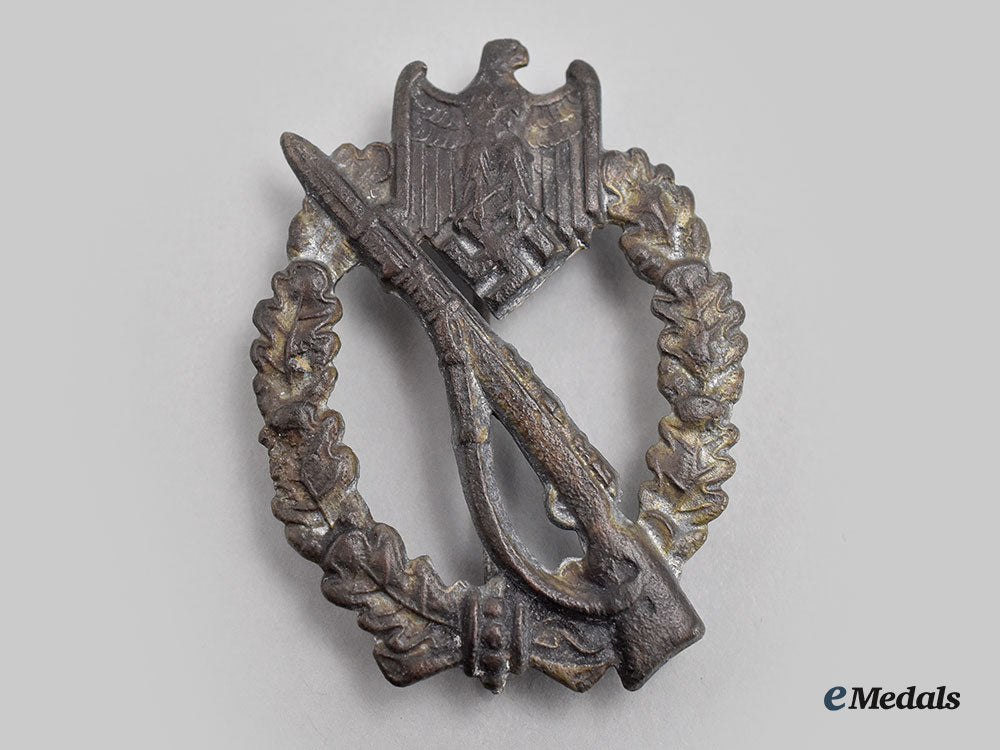 germany,_third_reich._a_grouping_of_two_military_medals_and_decorations__l22__m_n_c6630_416