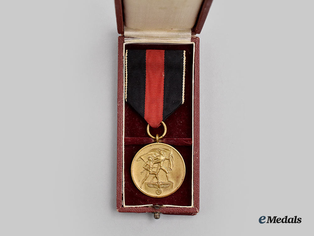 germany,_third_reich._a_grouping_of_two_military_medals_and_decorations__l22__m_n_c6637_420