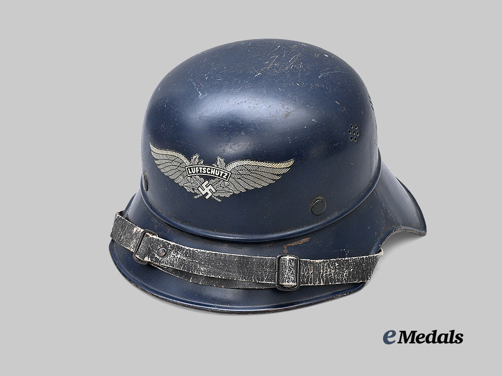 germany,_third_reich._a_luftschutz_gladiator_helmet,_three-_piece_version,_by_paul_diener_e_medals__g62767_4
