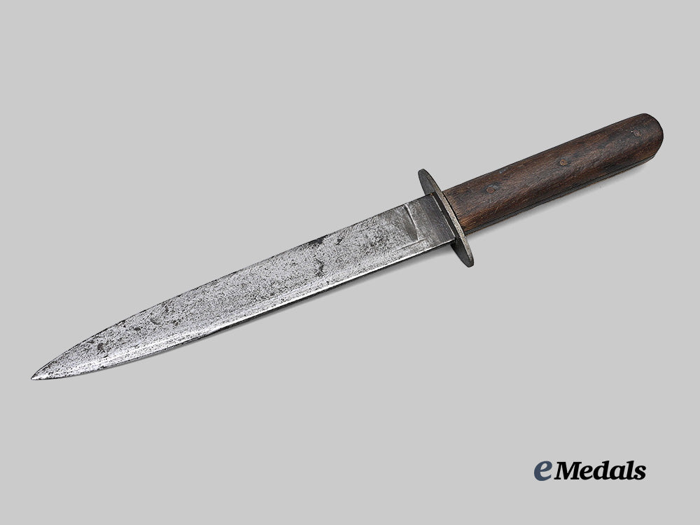 austria,_empire._an_m17_austro-_hungarian_trench_knife_with_steel_scabbard&_belt_loop_e_medals__e_u24934_4