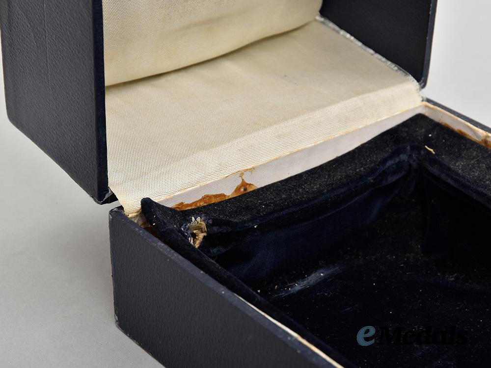 germany,_luftwaffe._a_rare_honour_goblet_and_case_set_to_karl_jensen,_mediterranean_theatre_k_i_a,_by_johann_wagner&_sohn__m0535-108-1g