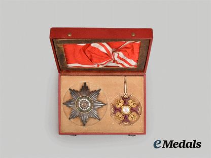 russia,_imperial._a_rare_and_superb_order_of_saint_stanislaus,_i_class_cross_with_breast_star_and_case_by_keibel,_c.1895__m0624-3