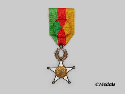 cameroon,_republic._an_order_of_valour,_i_i_class_set,_by_arthus_bertrand,_in_case_e_medals__w8467_6