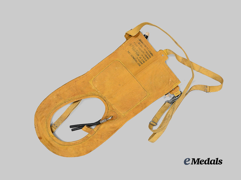 united_states._an_air_force“_mae_west”_pneumatic_life_preserver_vest,_c.1945_e_medals__w8597_4