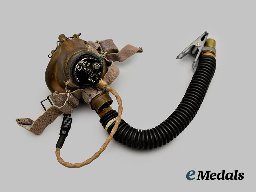 united_kingdom._a_type_g_oxygen_mask,_c.1943___m_n_c0027