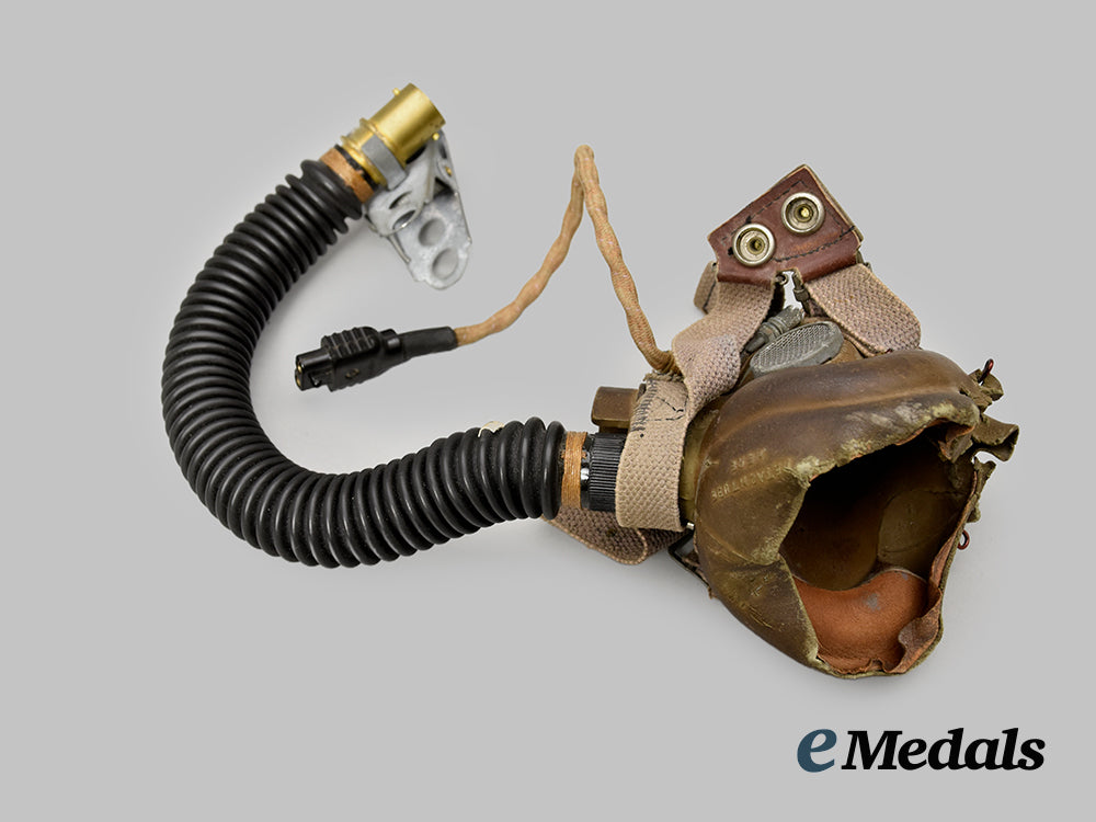 united_kingdom._a_type_g_oxygen_mask,_c.1943___m_n_c0028