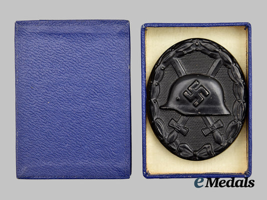 germany,_third_reich._a_black_grade_wound_badge,_with_carton_of_issue___m_n_c0097