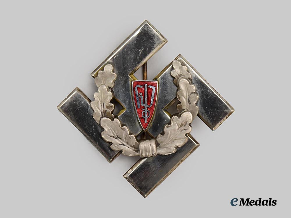 germany,_third_reich._a_rare_lot_of_czechoslovakian_german_minority_party_membership_insignia___m_n_c0101-(1)
