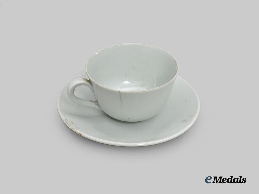 germany,_luftwaffe._a_kampfgeschwader154_boelcke_mess_hall_cup&_saucer,_by_fürstenberg___m_n_c0154