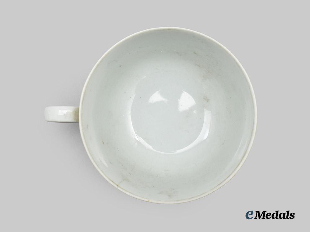 germany,_luftwaffe._a_kampfgeschwader154_boelcke_mess_hall_cup&_saucer,_by_fürstenberg___m_n_c0164