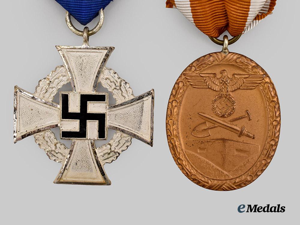 germany,_third_reich._a_lot_of_awards_for_military_and_civil_service___m_n_c0170