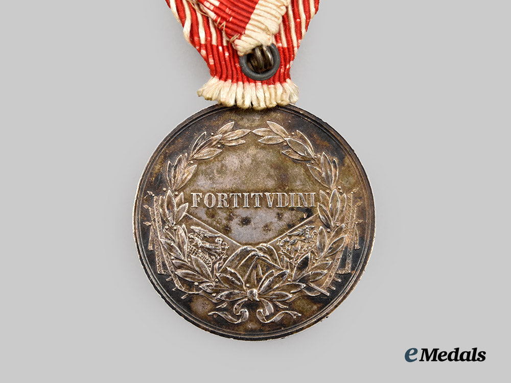 austria,_empire._an_officer’s_bravery_medal-_i_class,_karl_i_variant(1917-1918_issue)___m_n_c0180
