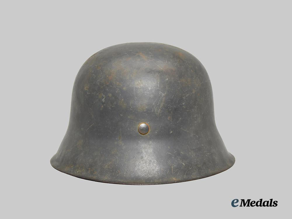 germany,_luftwaffe._an_m42_stahlhelm,_by_eisenhüttenwerke_thale___m_n_c0183