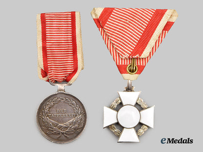 austria,_empire._a_lot_of_two_medals&_decorations(_bravery/_merit)___m_n_c0189