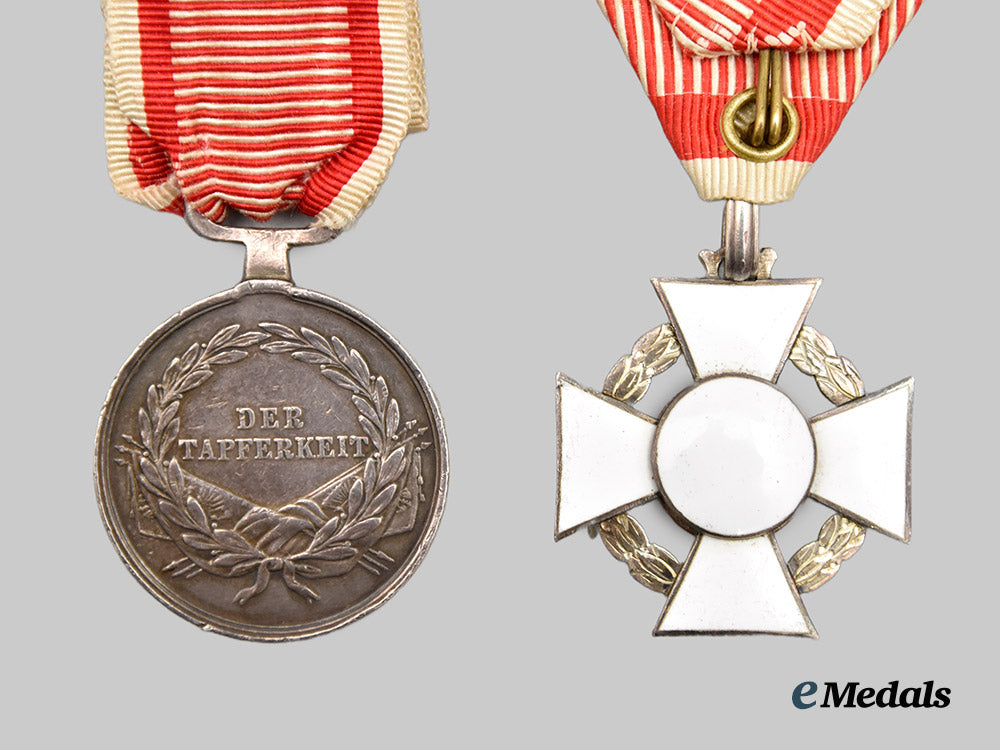 austria,_empire._a_lot_of_two_medals&_decorations(_bravery/_merit)___m_n_c0190