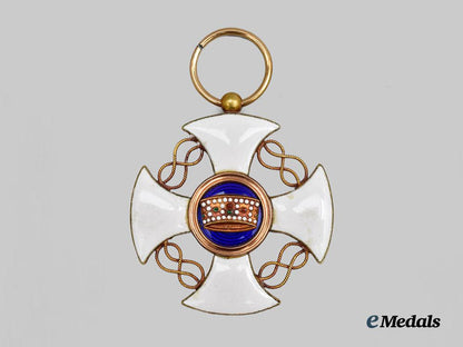 italy,_kingdom._a_cased_order_of_the_crown_of_italy,_v._class_knight,_in_gold,_c.1880,_by_cravanzola_of_rome___m_n_c0207