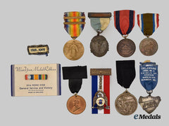 United States. A Lot of Miscellaneous Decorations