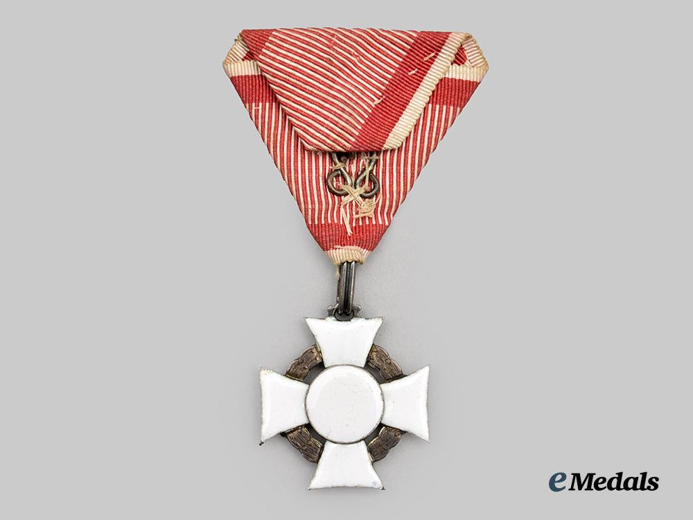 austria,_empire._a_military_merit_cross,_first_period(_one_class),_type_i_i_i_with_war_decoration___m_n_c0223