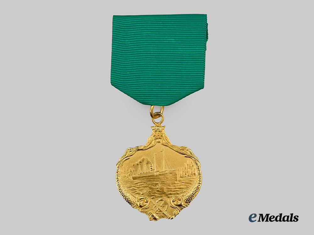 united_kingdom._an_r_m_s_carpathia_medal,_museum_example,_in_case___m_n_c0235