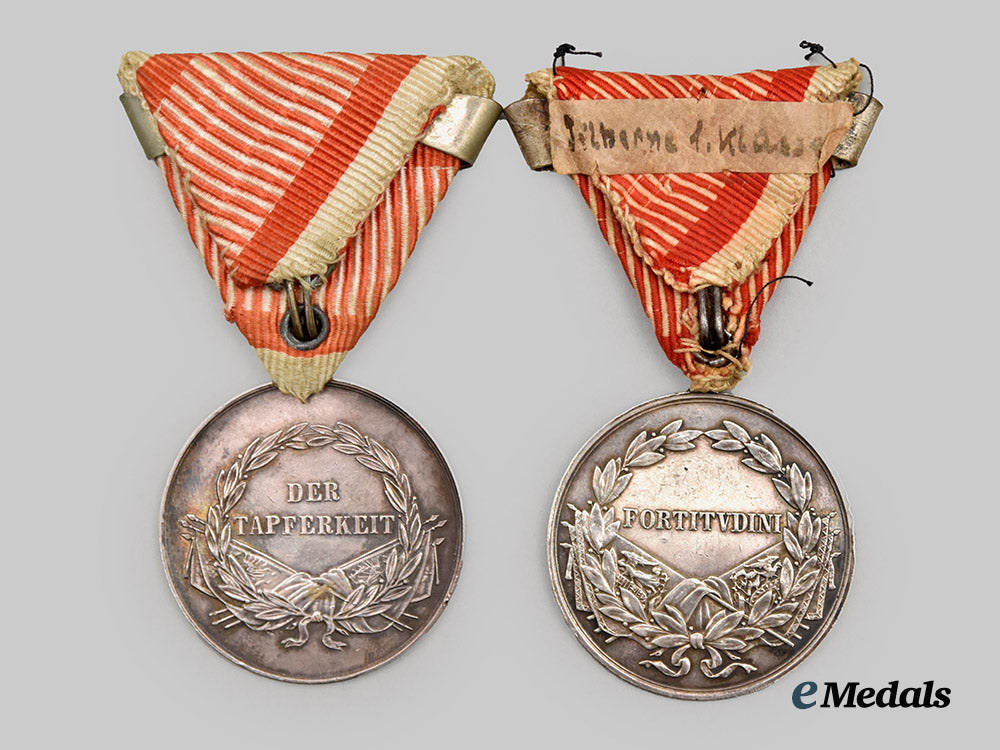 austria,_empire._a_lot_of_two_bravery_medals(_type_i_v/_karl_i_variant)___m_n_c0252