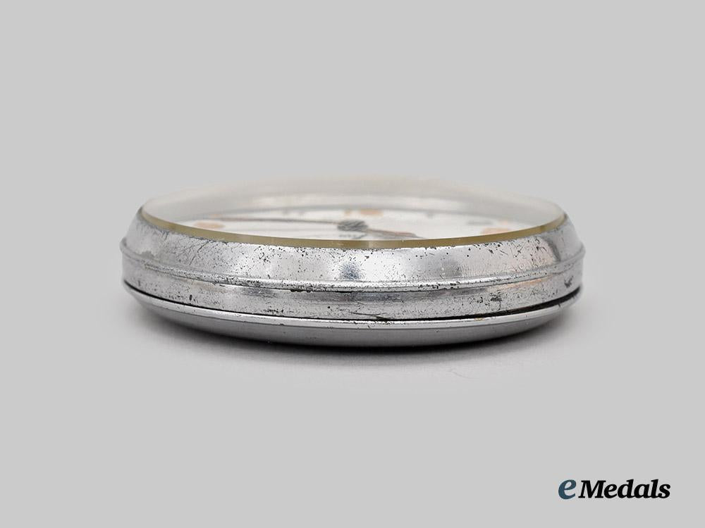 united_kingdom._an_army_serviceman’s_pocket_watch,_by_helvetia___m_n_c0291