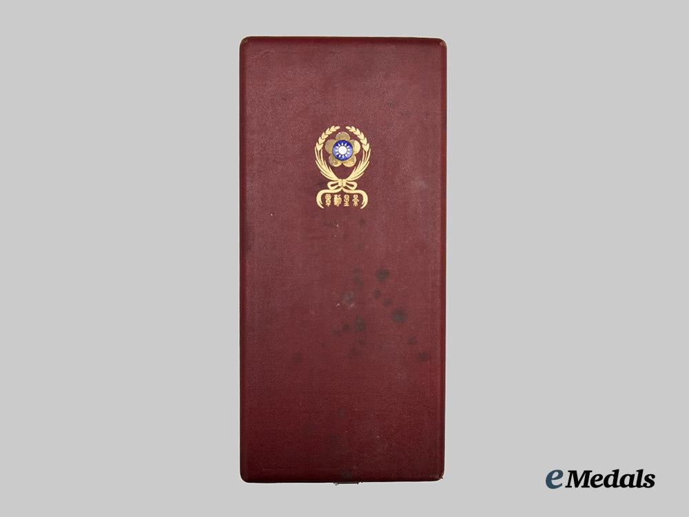 china,_republic._an_order_of_the_brilliant_star,_i_class_set,_c.1947___m_n_c0327